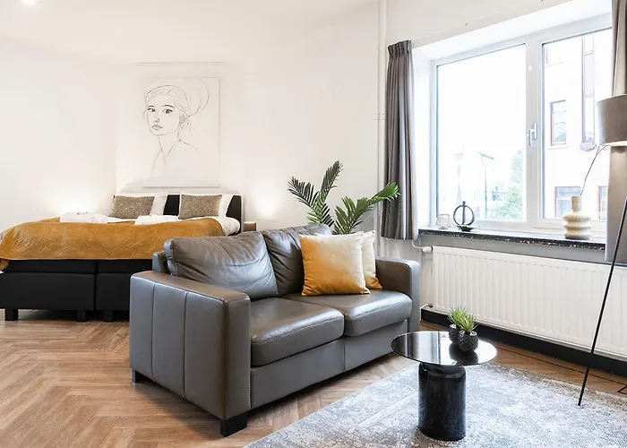 Xl Loft With Balcony And Wifi Near Hotspots