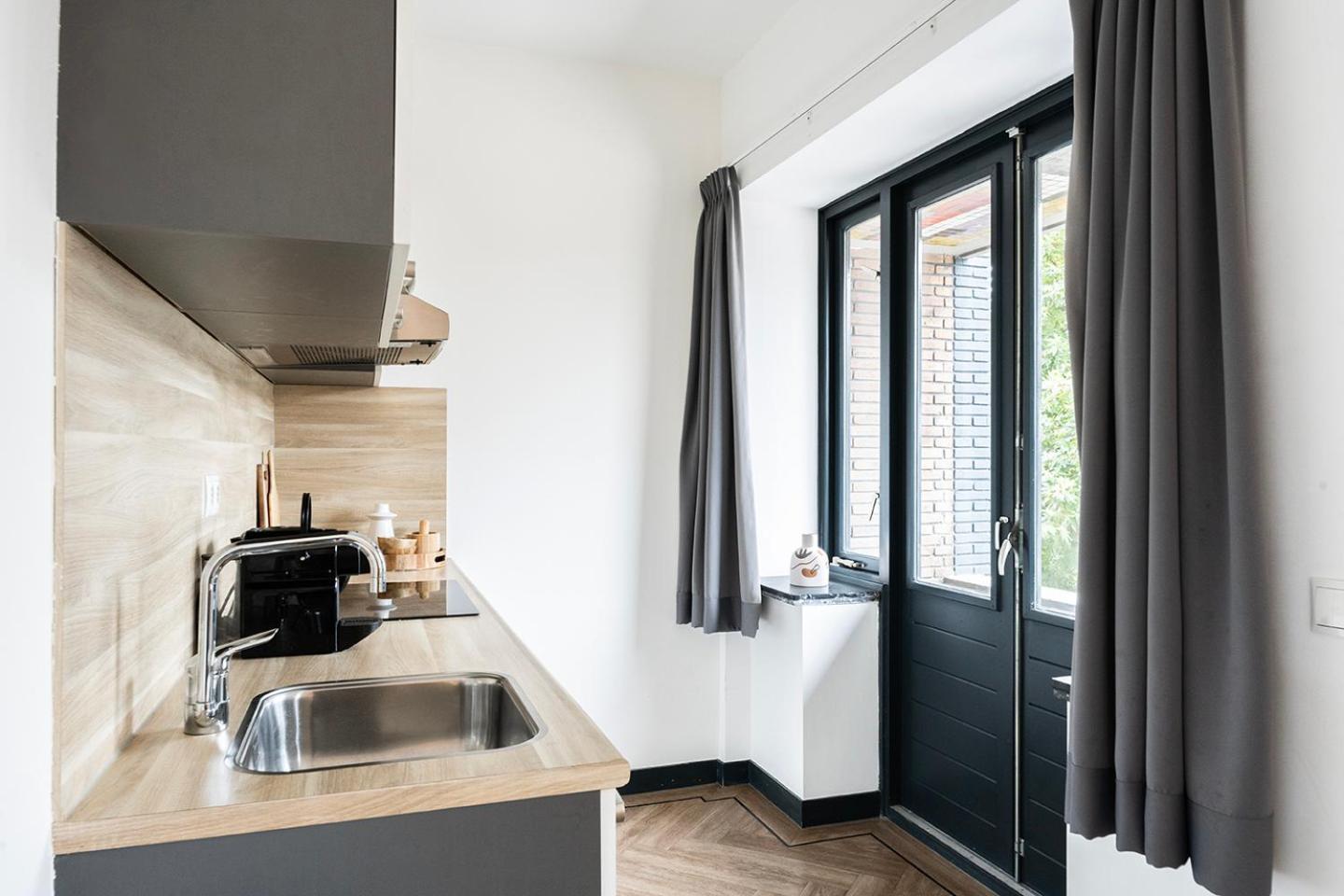 Xl Loft With Balcony And Wifi Near Hotspots