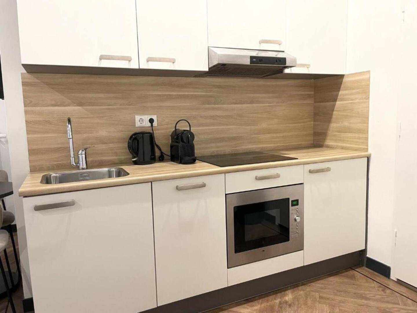 Xl Loft With Balcony And Wifi Near Hotspots Apartment Tilburg